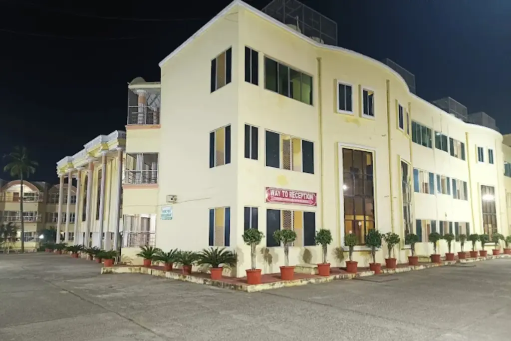 Shree Gundicha Bhakta Nivas offering comfortable accommodation near Jagannath Temple Puri