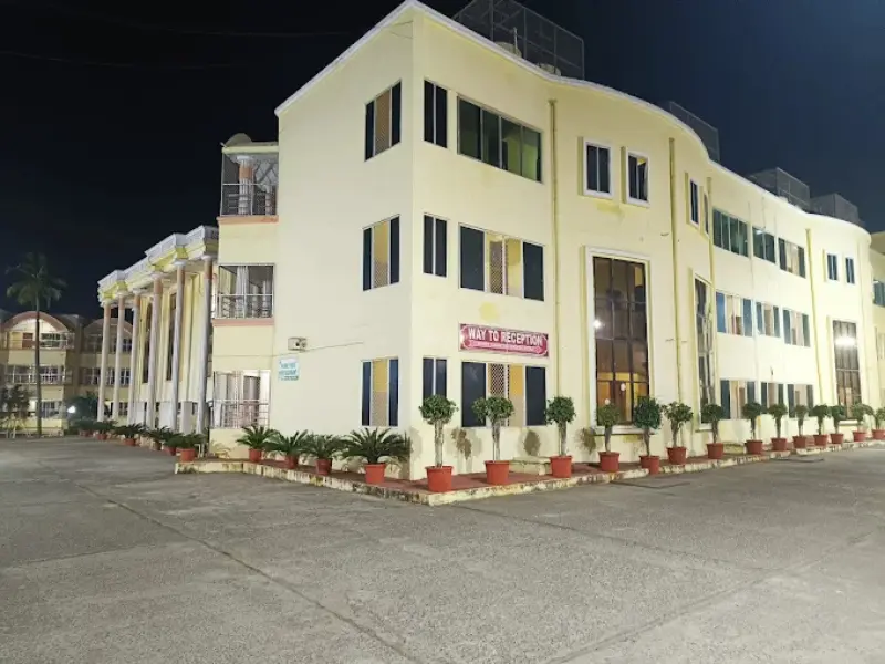 A peaceful lodging facility near Shree Gundicha Temple in Puri, featuring clean accommodation rooms, simple traditional architecture, and a calm spiritual environment for pilgrims visiting the Jagannath temple area.