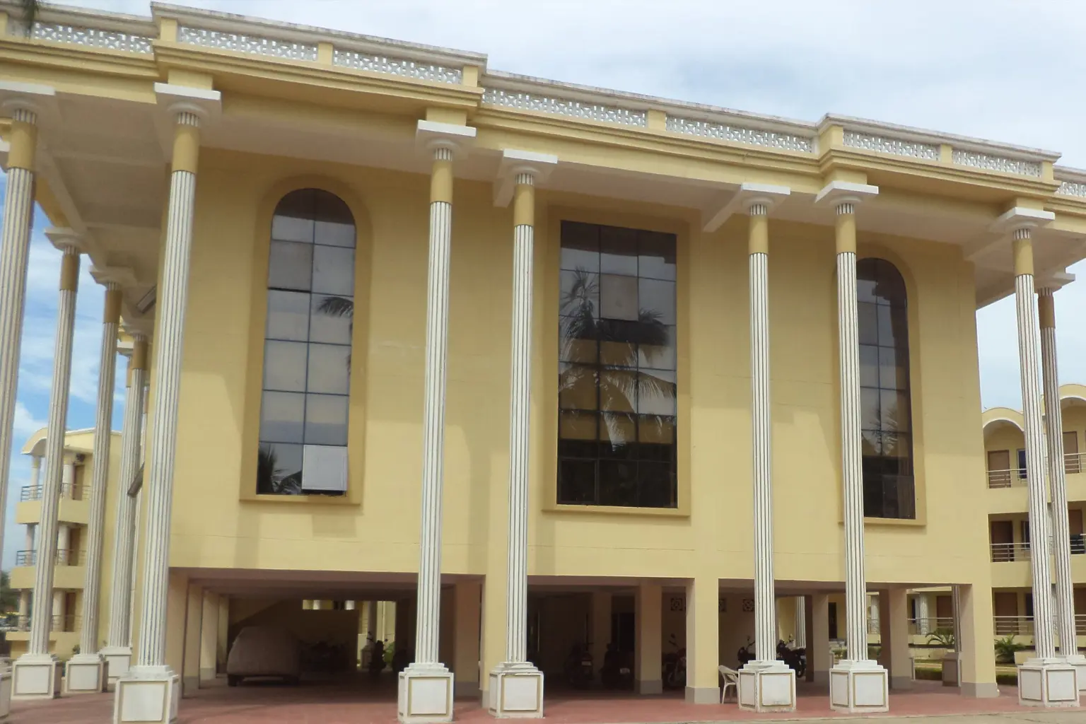 Shree Gundicha Bhakta Nivas accommodation building near Jagannath Temple, offering comfortable stay facilities for pilgrims and devotees in a peaceful spiritual environment.